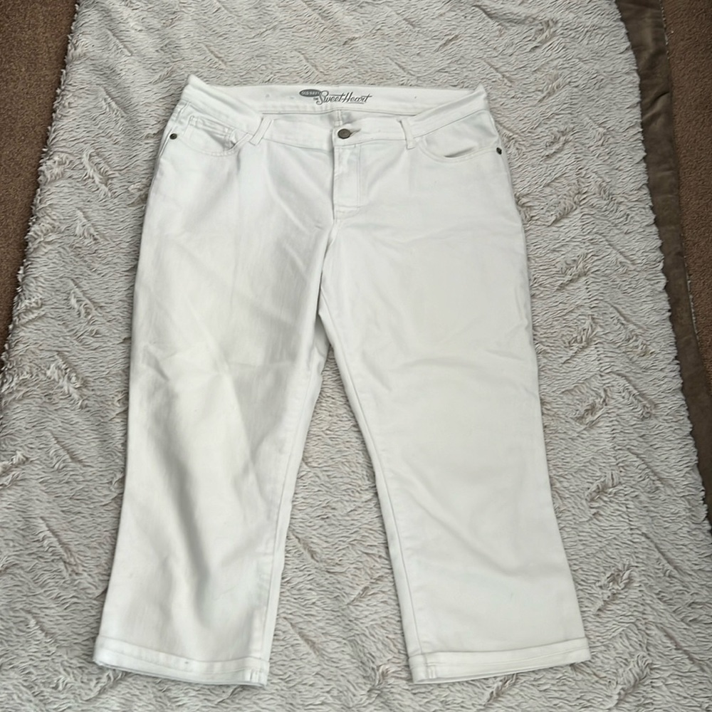 Old Navy Sweetheart Capri Size 10